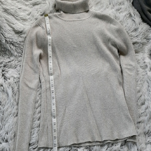 Sweater bundle of 3 - Picture 6 of 6